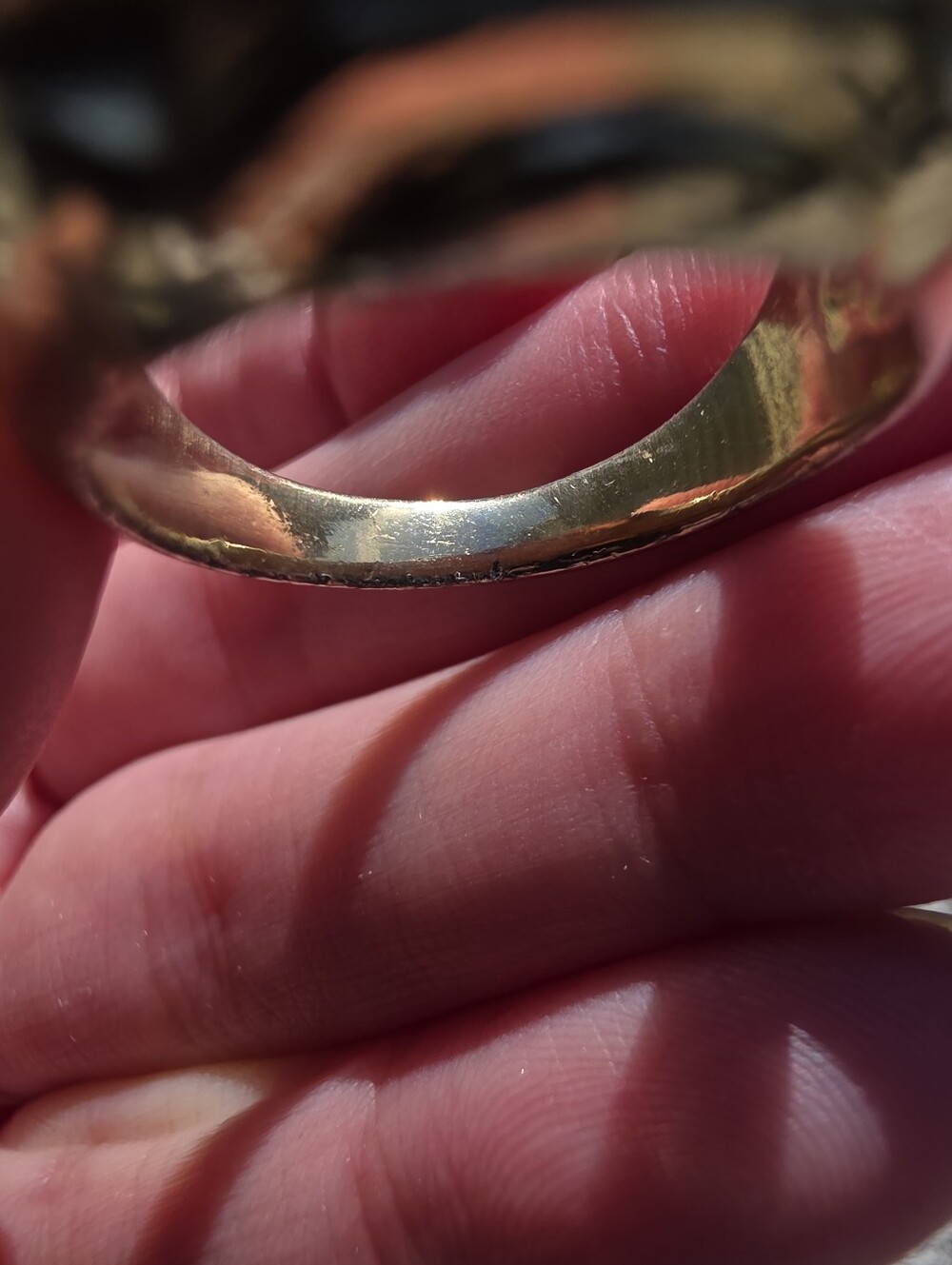 Vintage Light Colored Gold Toned Men's Ring With Clear And Red Stones - Picture 8 of 14